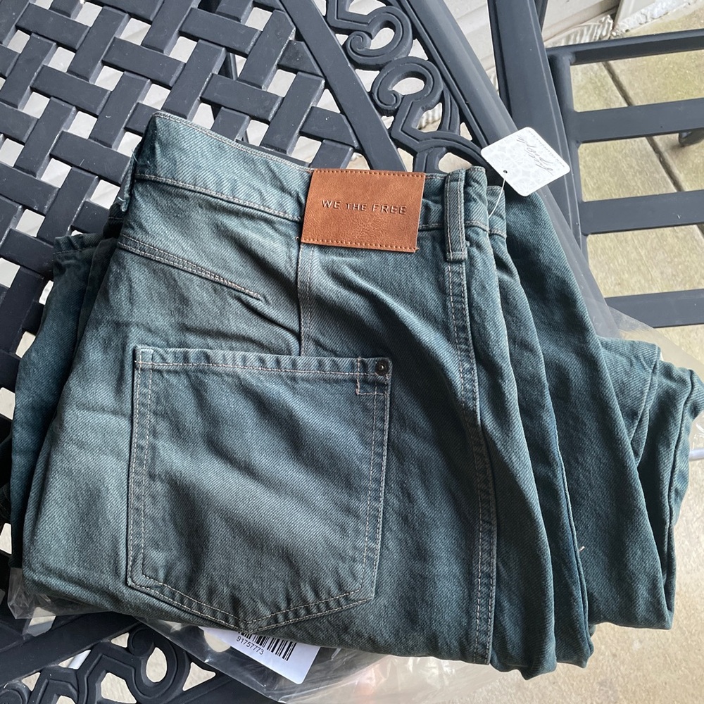 GOOD LUCK BARREL JEANS IN LUKE GREEN - Picture 6 of 6